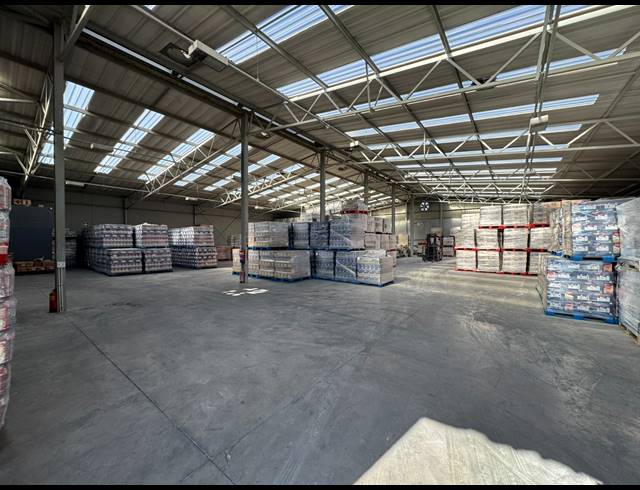 1,300M² WAREHOUSE TO LET IN INDUSTRIA WEST